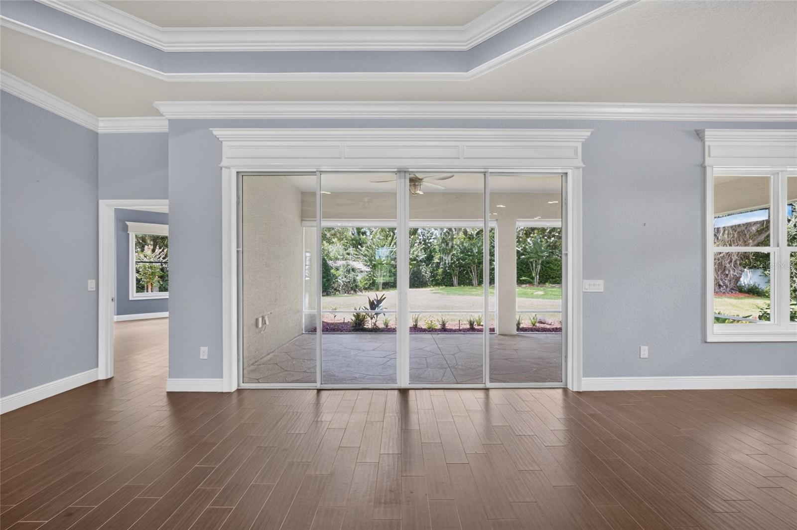 LAKESIDE LANDINGS - THE ENCLAVE - Residential