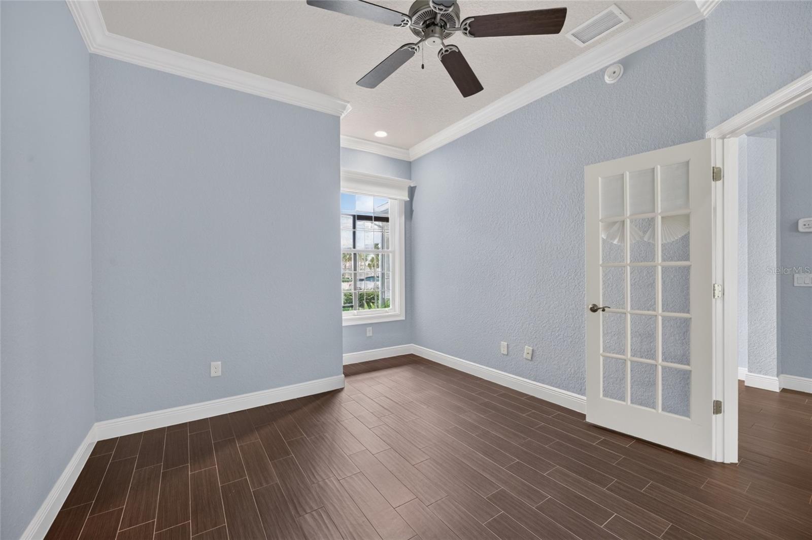 LAKESIDE LANDINGS - THE ENCLAVE - Residential