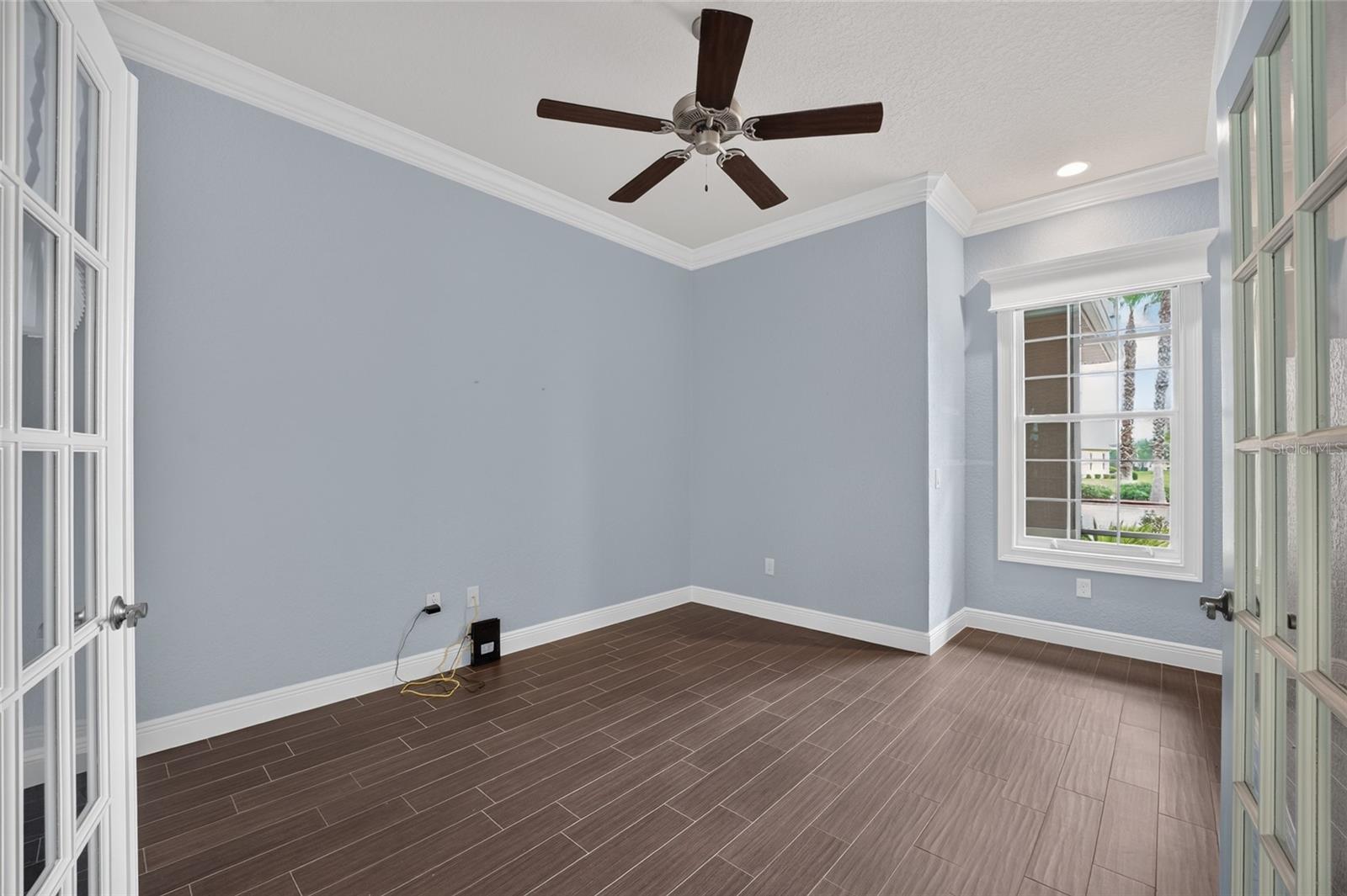 LAKESIDE LANDINGS - THE ENCLAVE - Residential