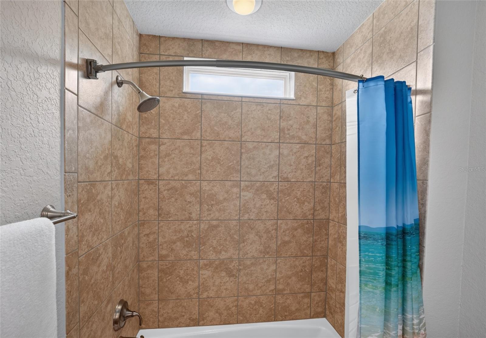 LAKESIDE LANDINGS - THE ENCLAVE - Residential
