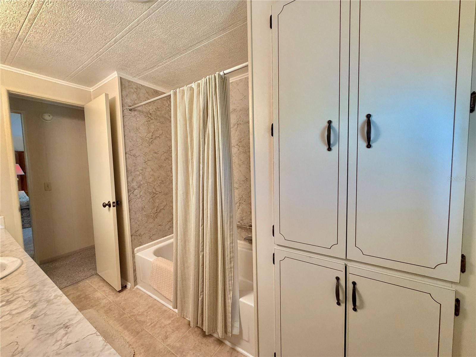 HAWTHORNE AT LEESBURG A COOP - Residential