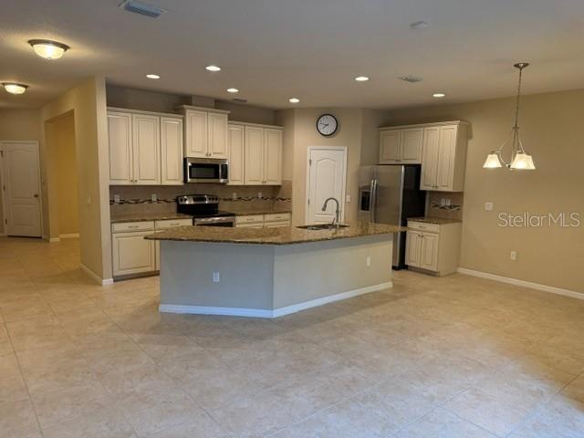 LEXINGTON COMMONS - Residential Lease