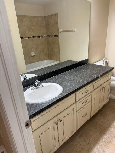 LEXINGTON COMMONS - Residential Lease