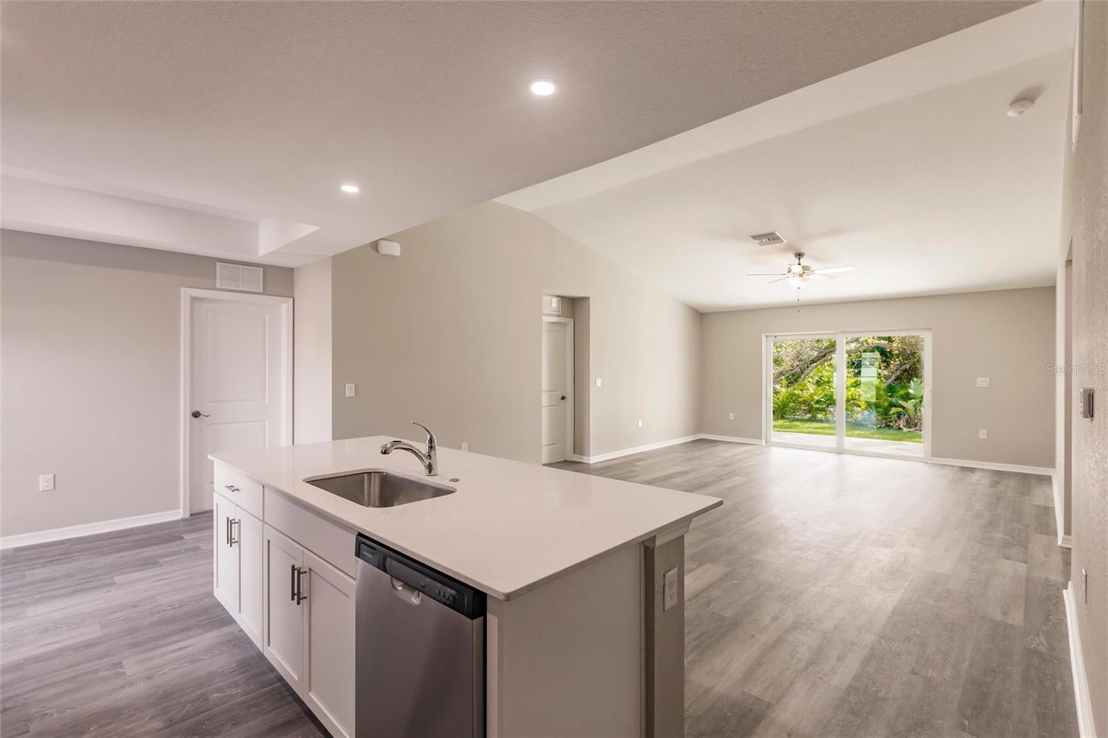 ROTONDA LAKES - Residential