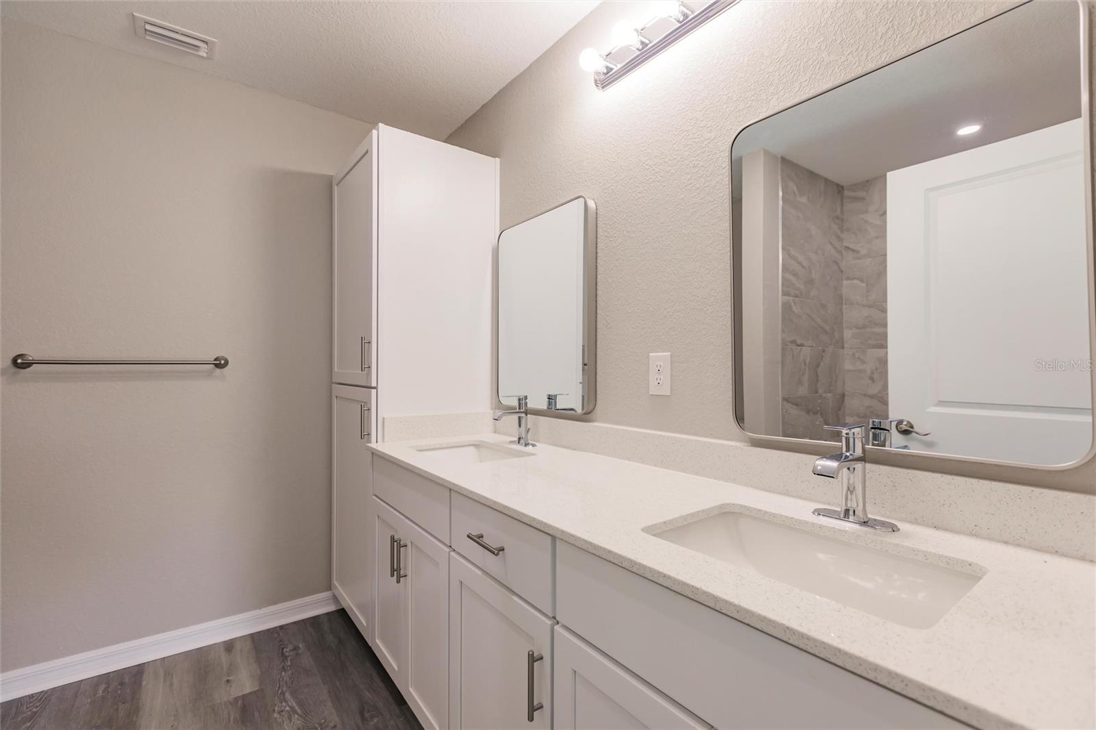 ROTONDA LAKES - Residential