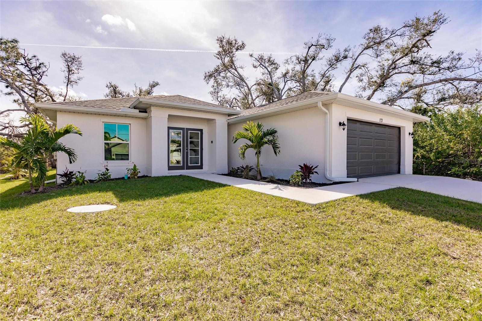 ROTONDA LAKES - Residential