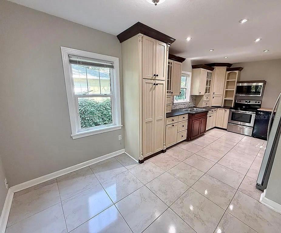 HIGH SCHOOL ADD REV - Residential Lease