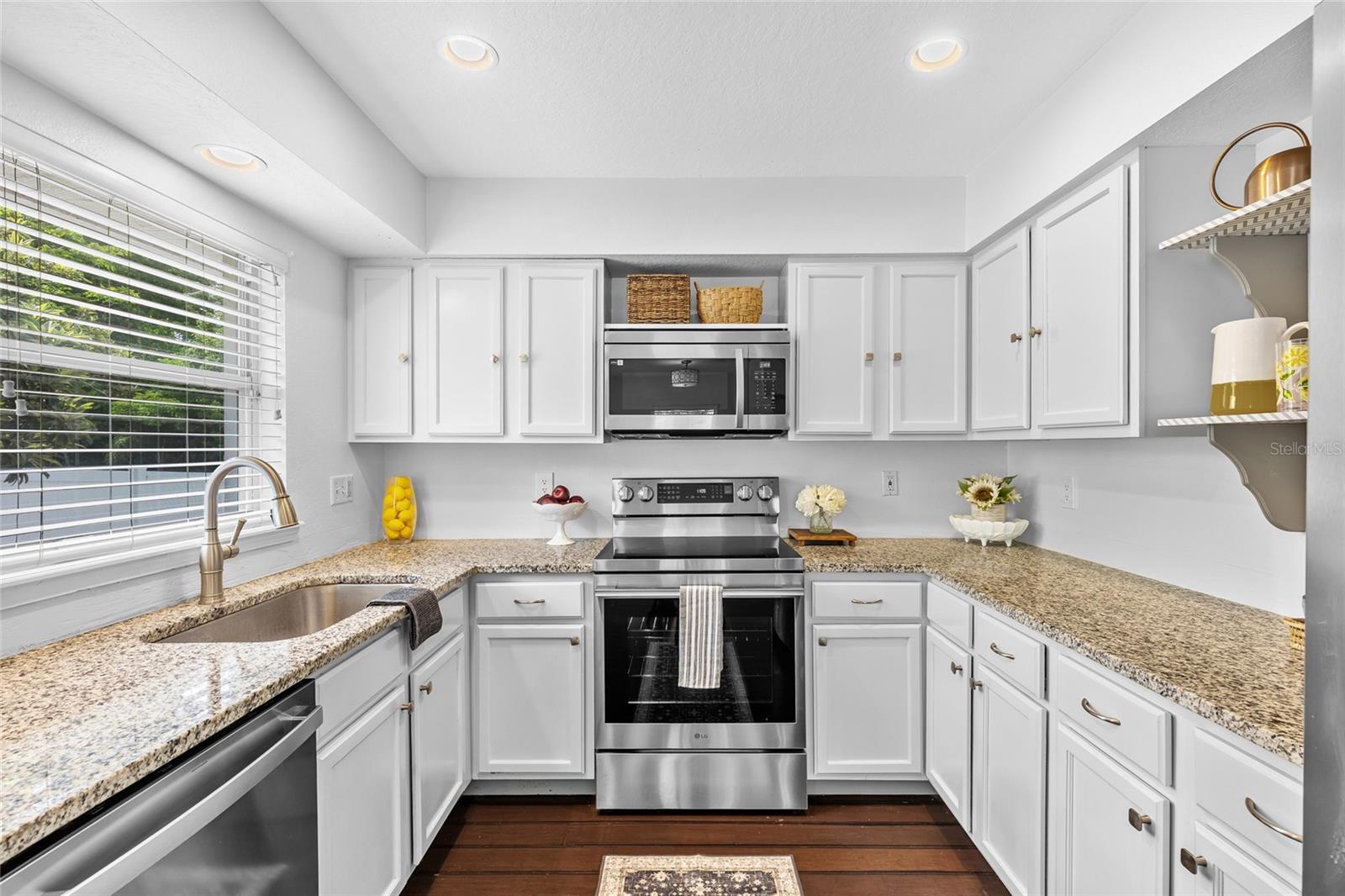 CRYSTAL LAKE WINTER HOMES - Residential