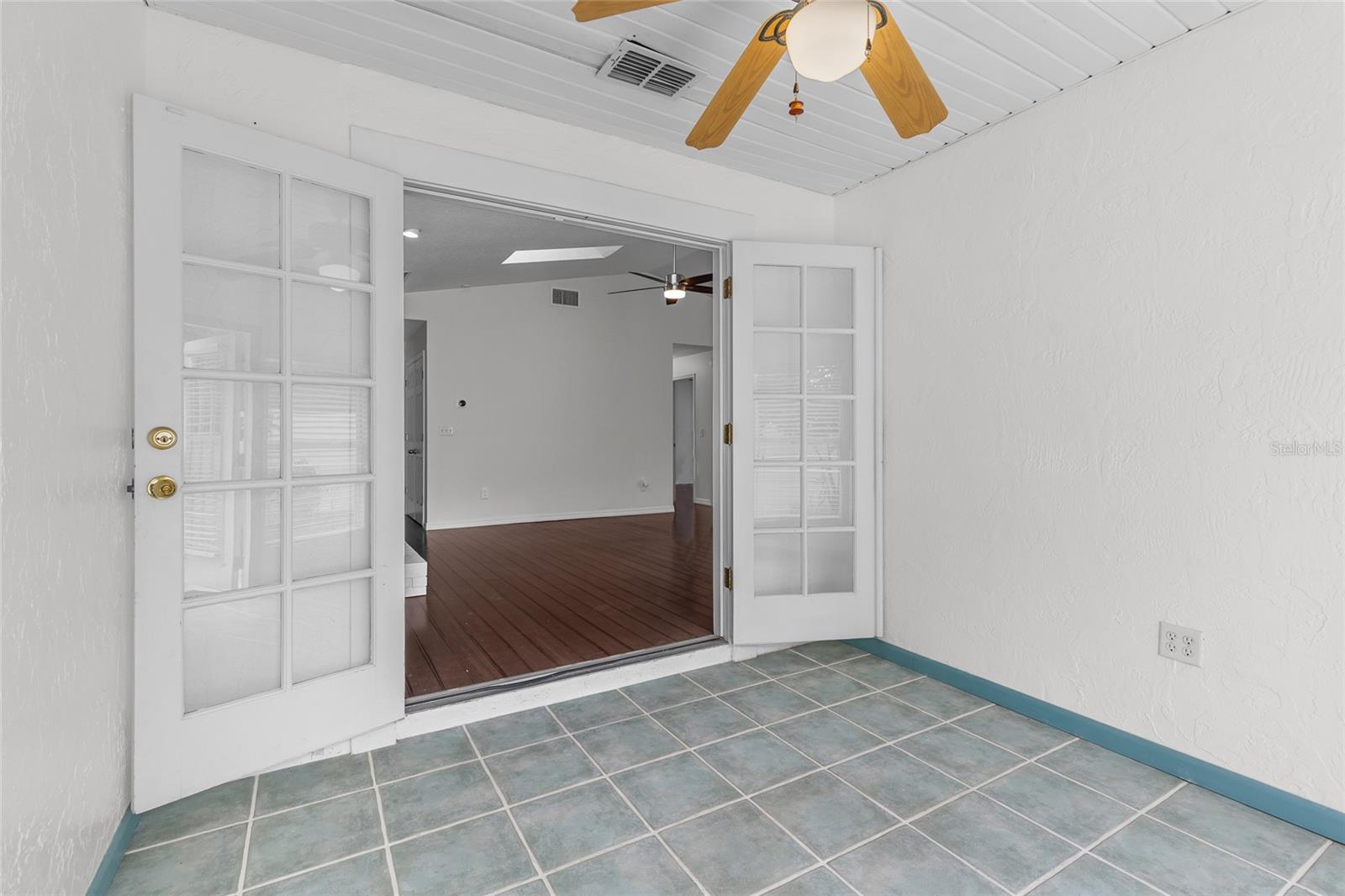 CRYSTAL LAKE WINTER HOMES - Residential