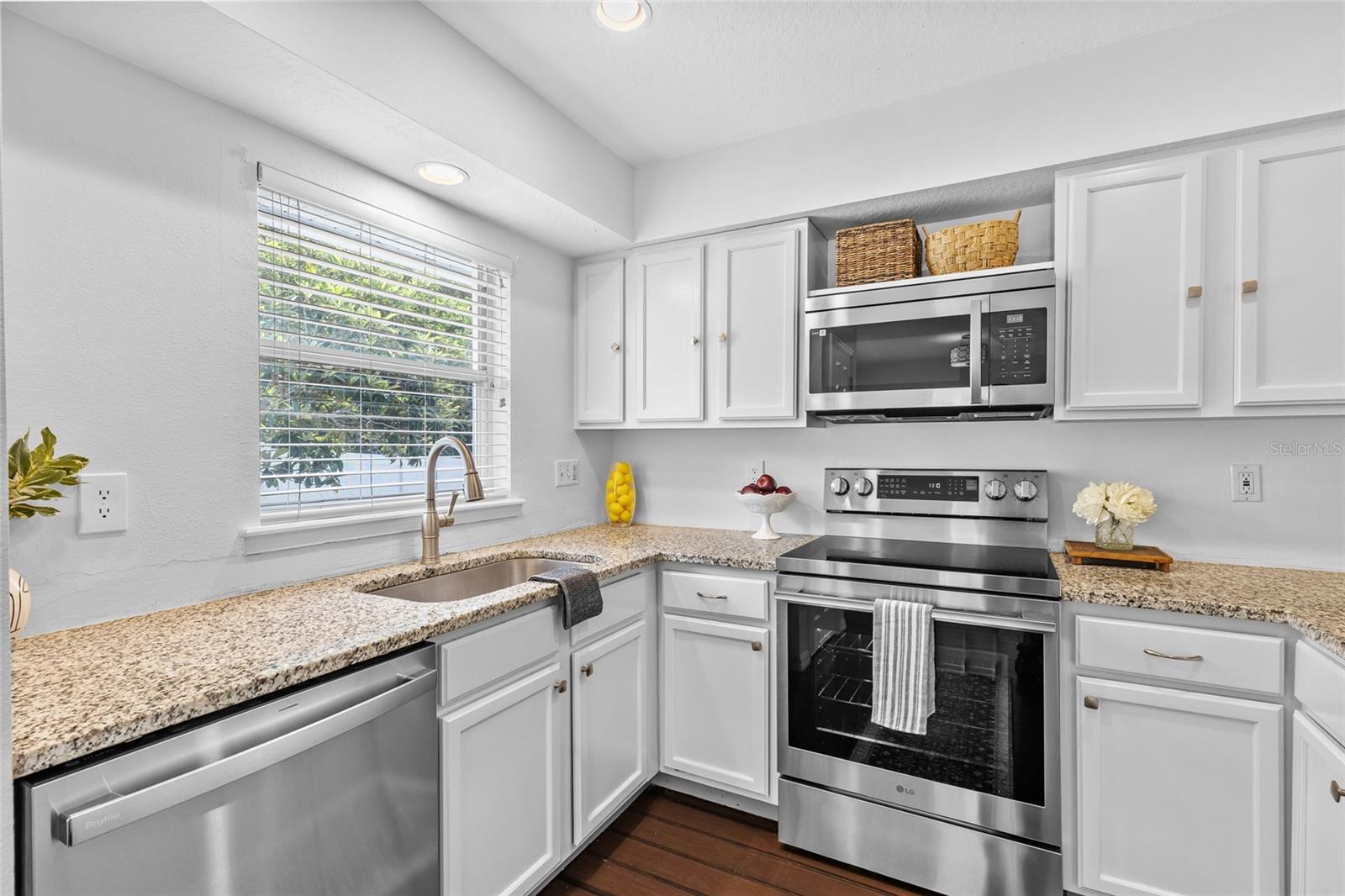 CRYSTAL LAKE WINTER HOMES - Residential