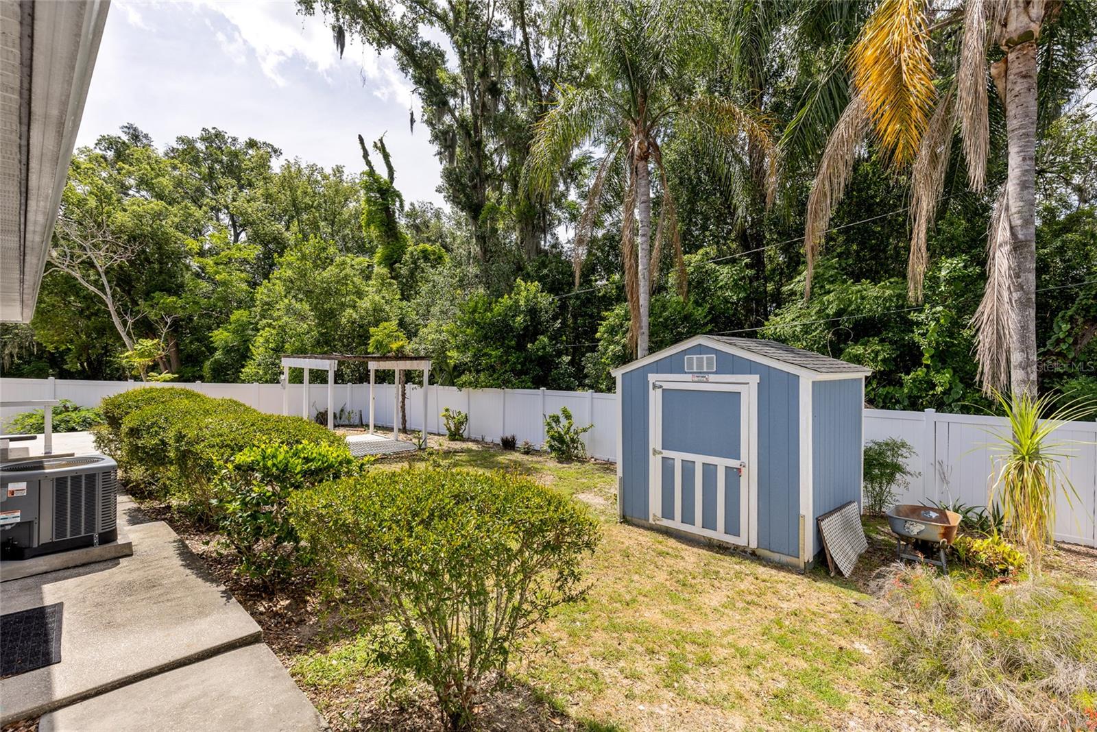 CRYSTAL LAKE WINTER HOMES - Residential