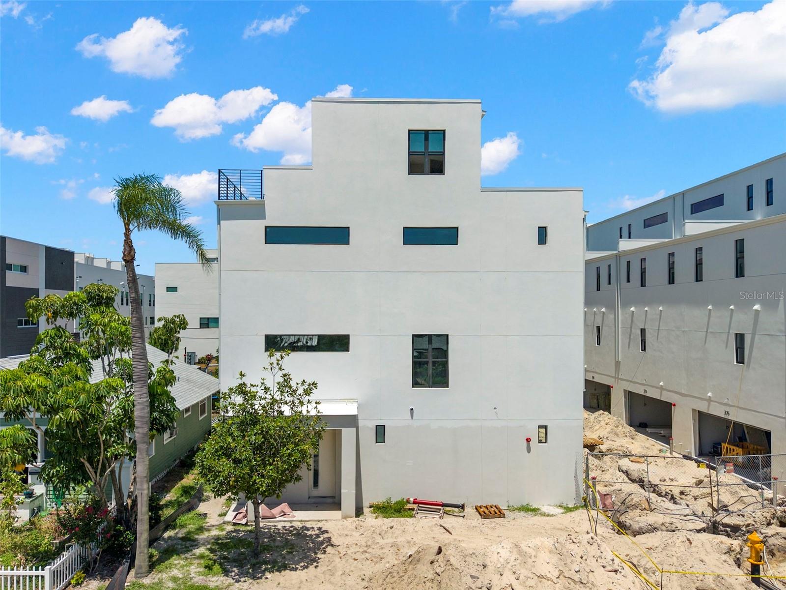 14TH STREET VILLAS - Residential
