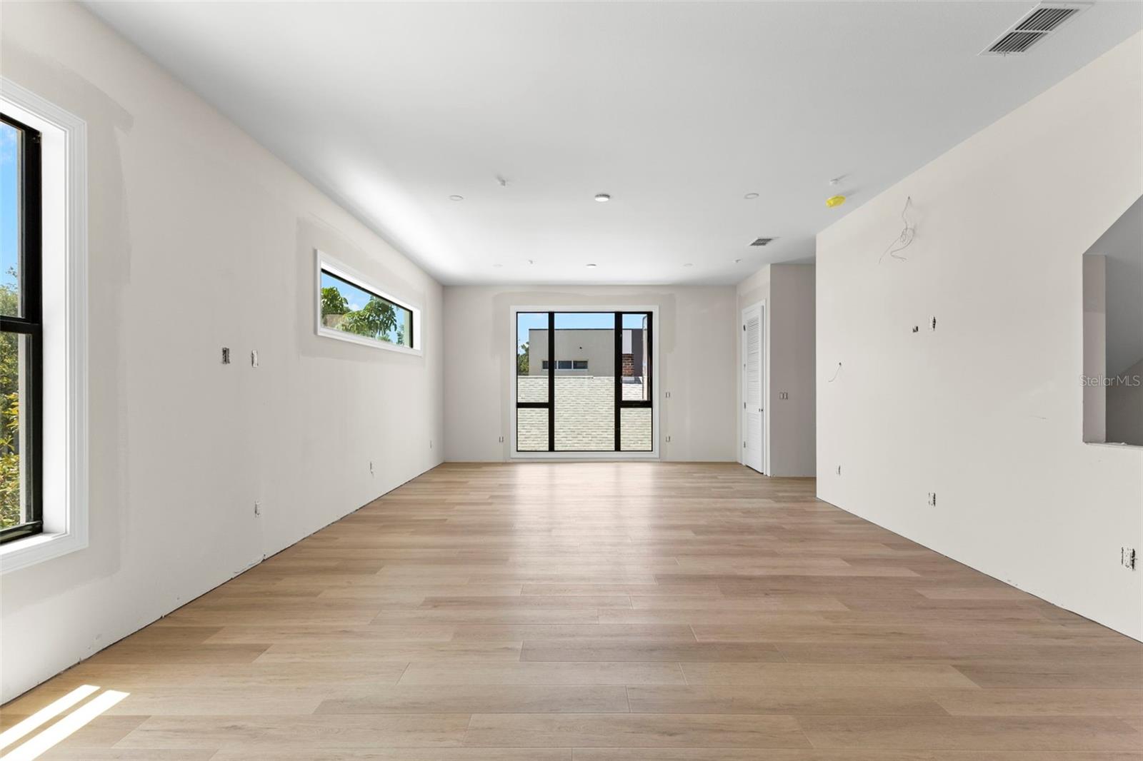 14TH STREET VILLAS - Residential