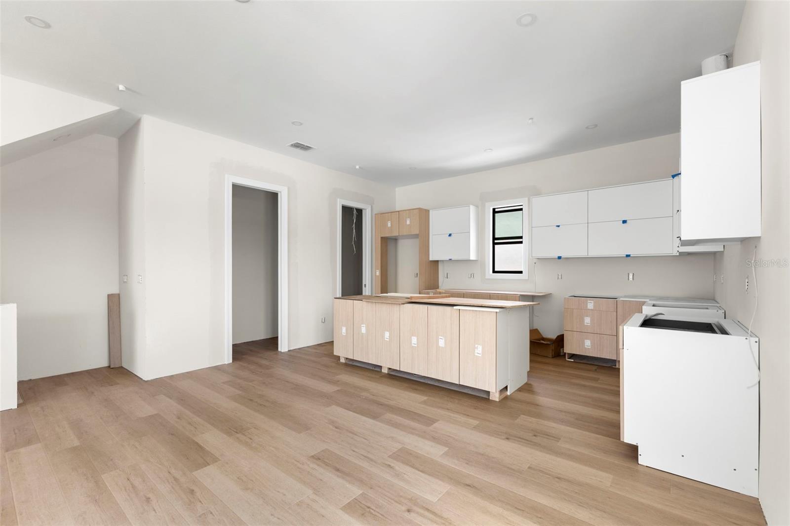 14TH STREET VILLAS - Residential