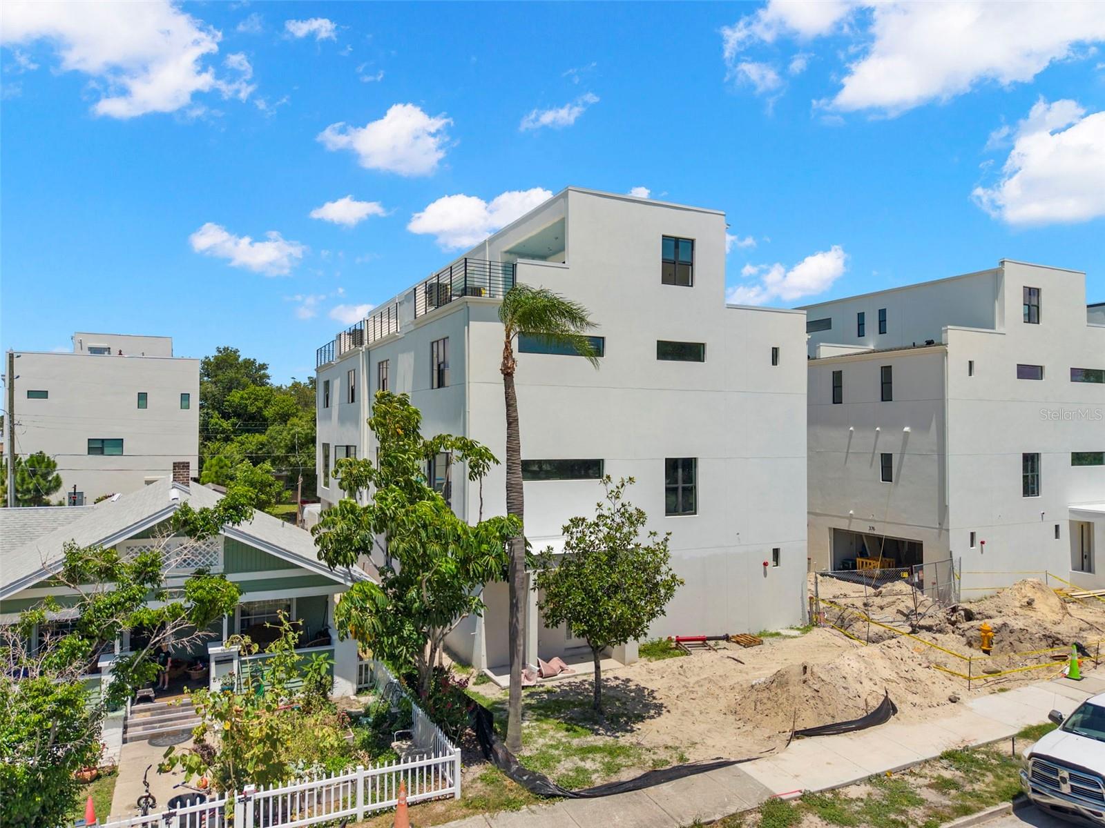 14TH STREET VILLAS - Residential