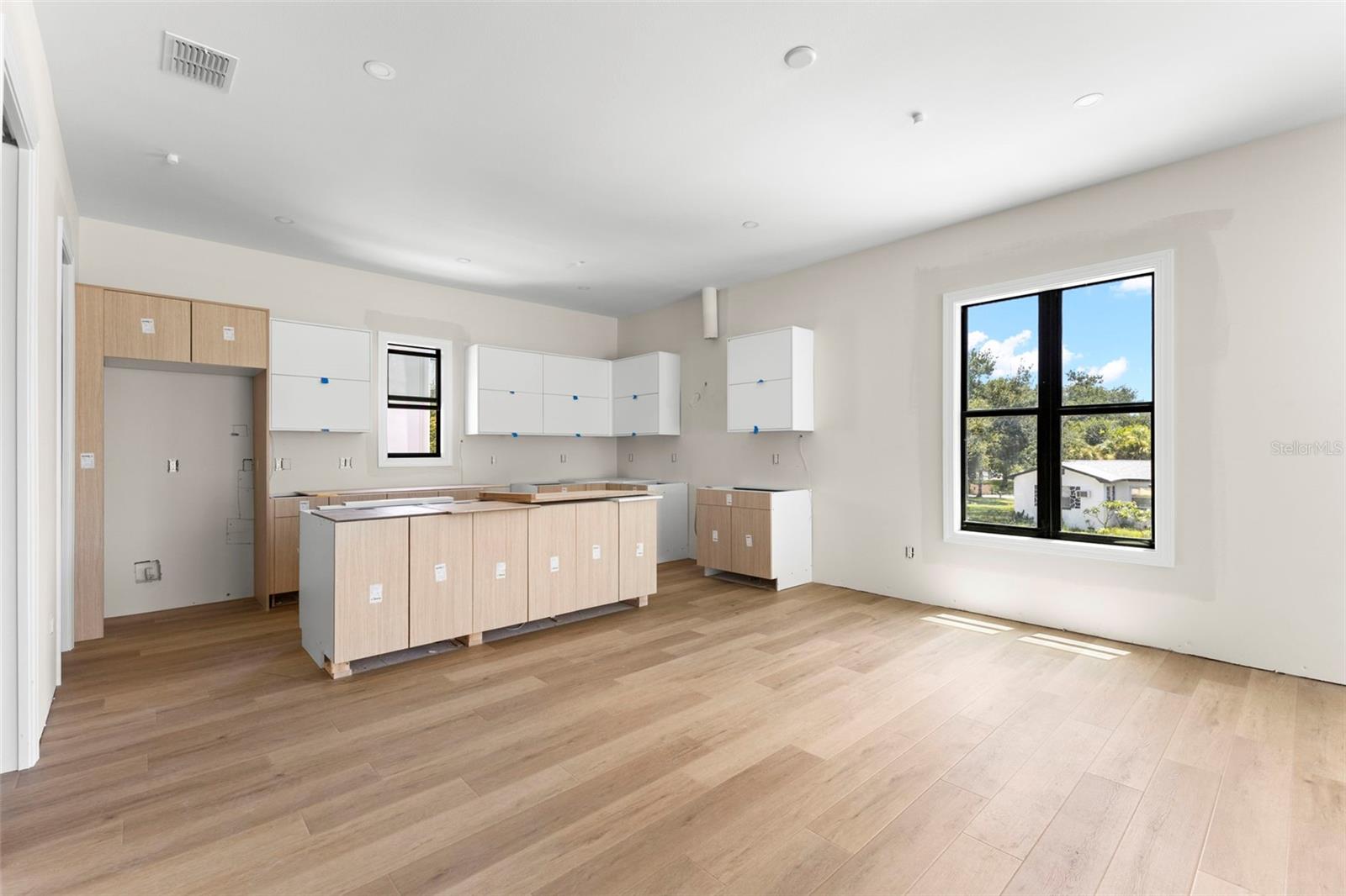 14TH STREET VILLAS - Residential
