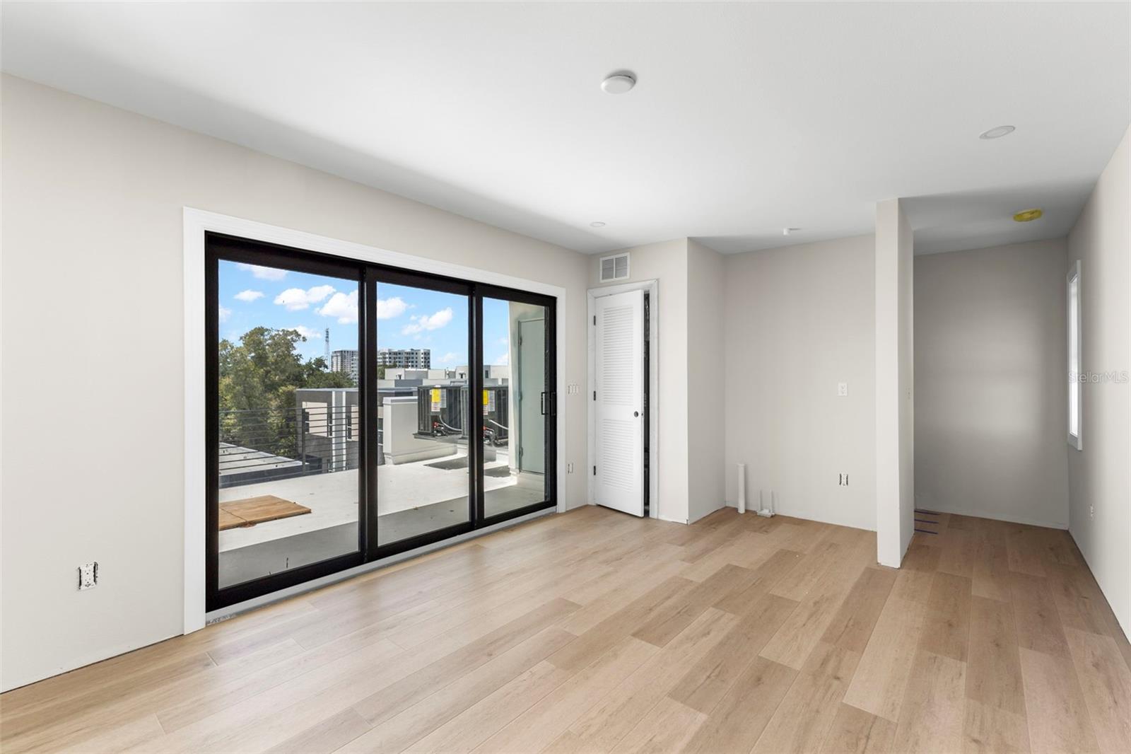 14TH STREET VILLAS - Residential
