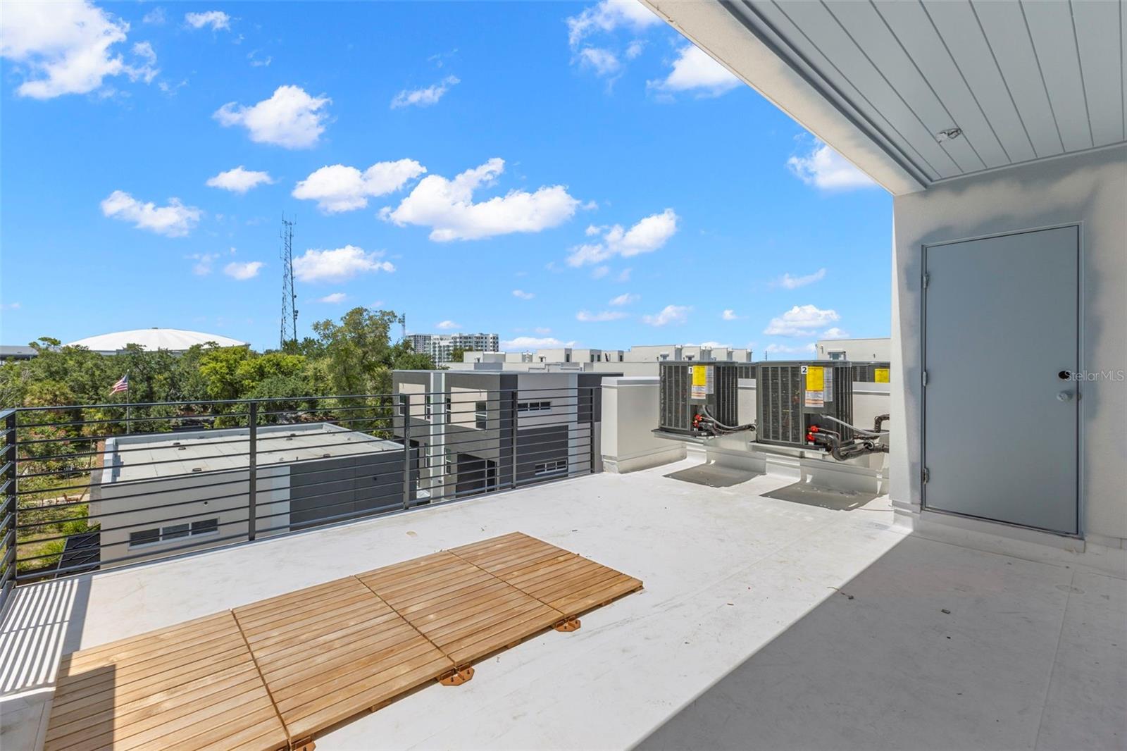 14TH STREET VILLAS - Residential