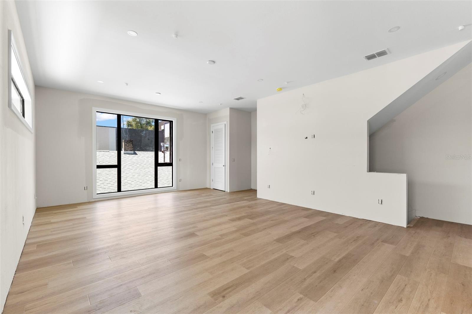 14TH STREET VILLAS - Residential
