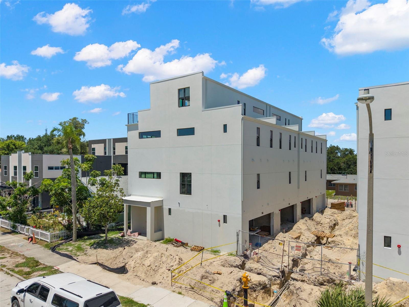 14TH STREET VILLAS - Residential