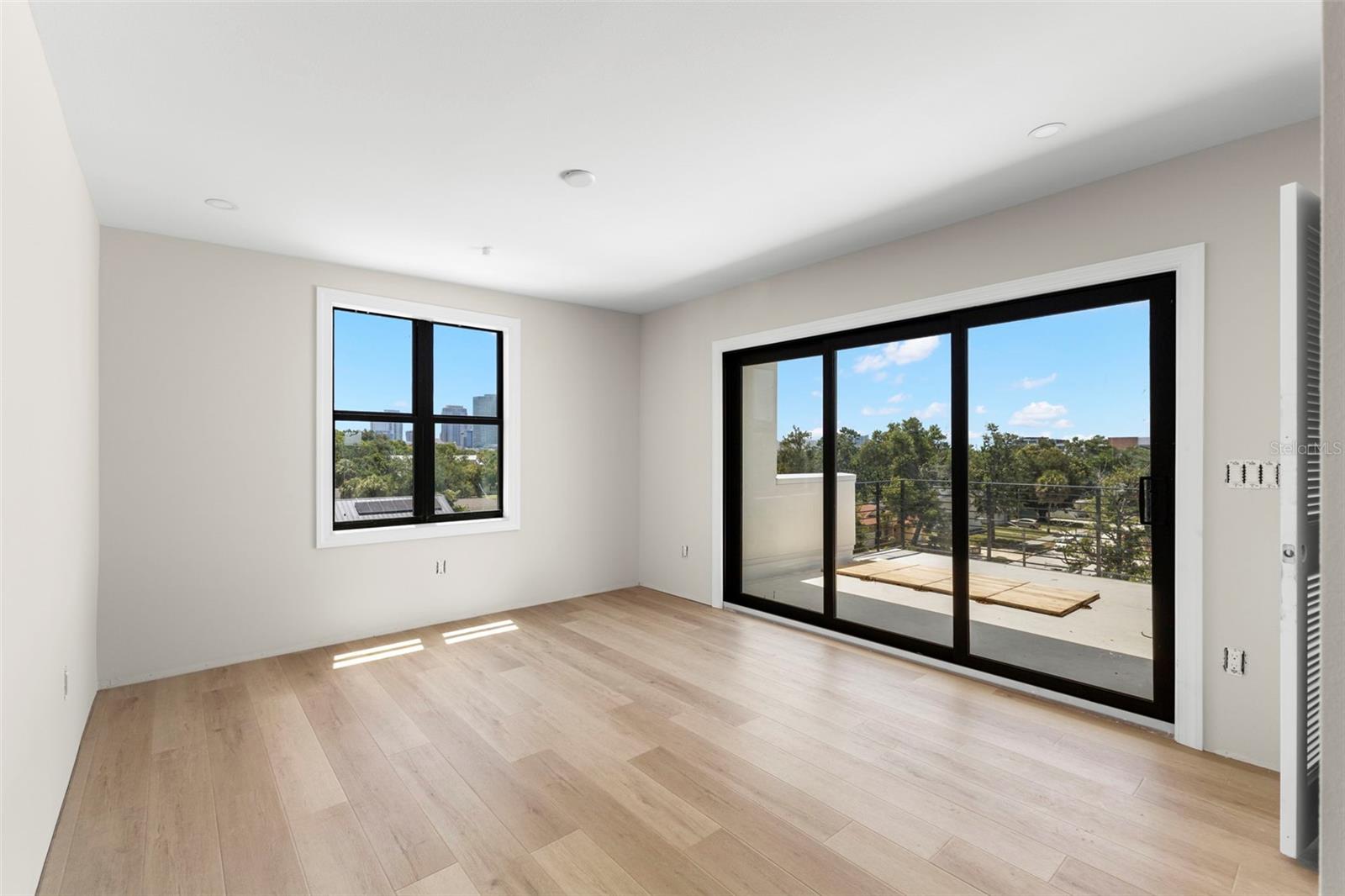 14TH STREET VILLAS - Residential