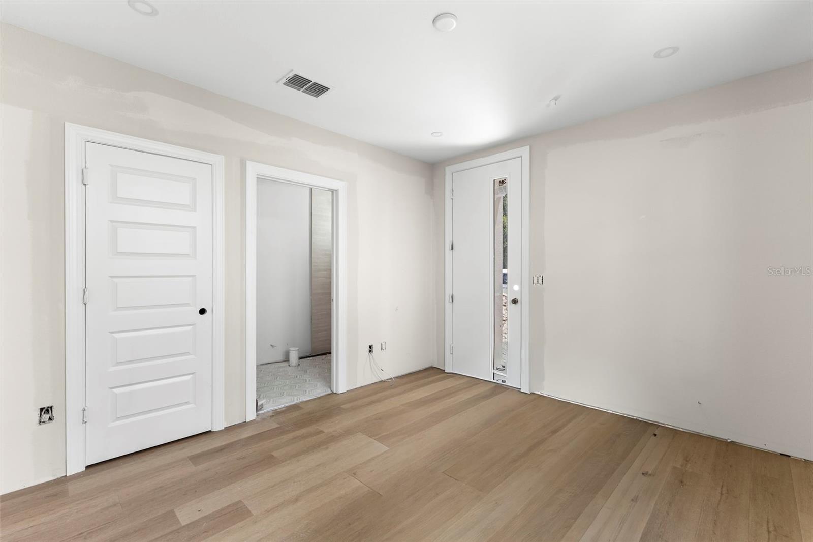 14TH STREET VILLAS - Residential
