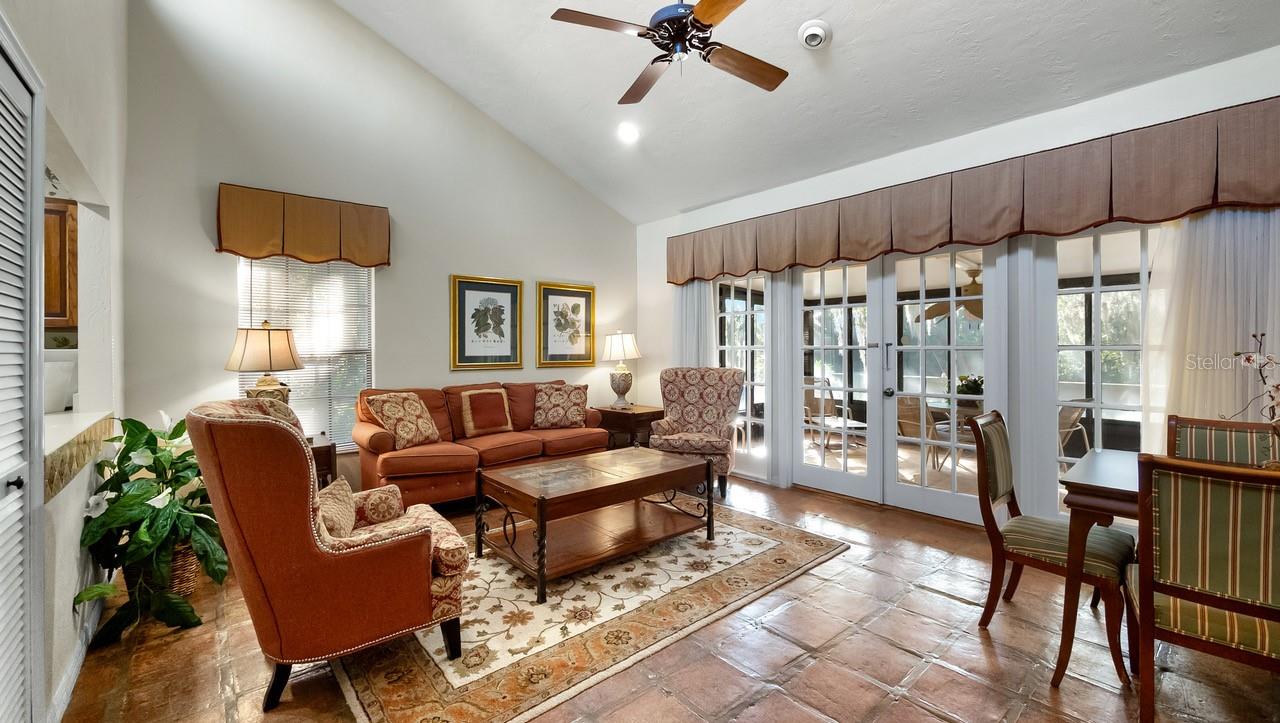HOWEY MISSION SANTA CRUZ CONDO - Residential