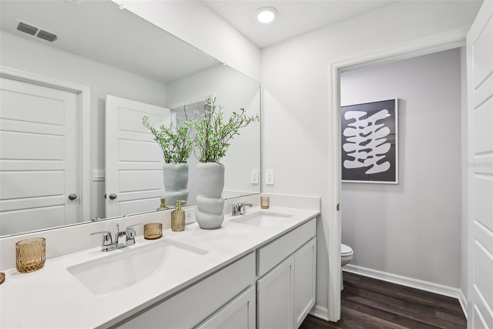 MAGNOLIA POINTE - Residential