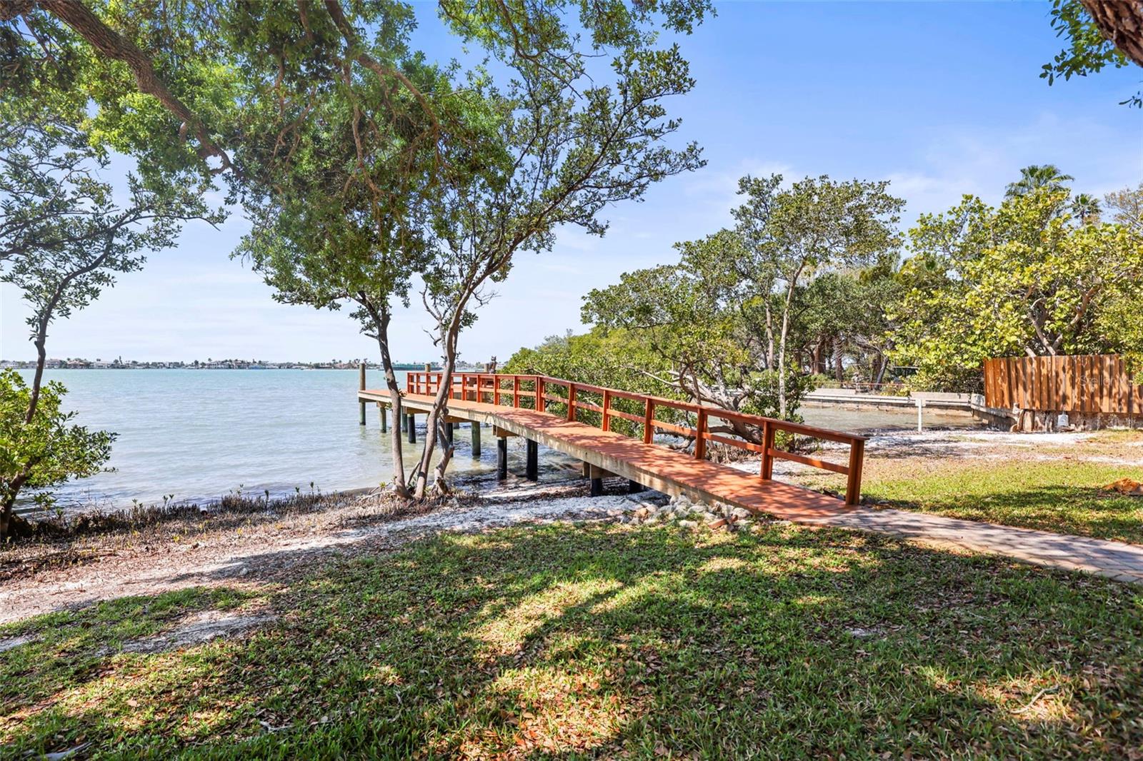 JUNGLE SHORES - Residential