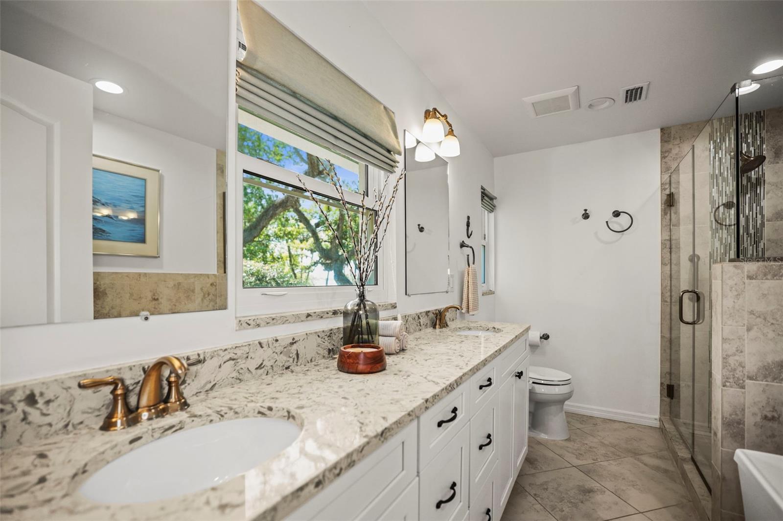JUNGLE SHORES - Residential
