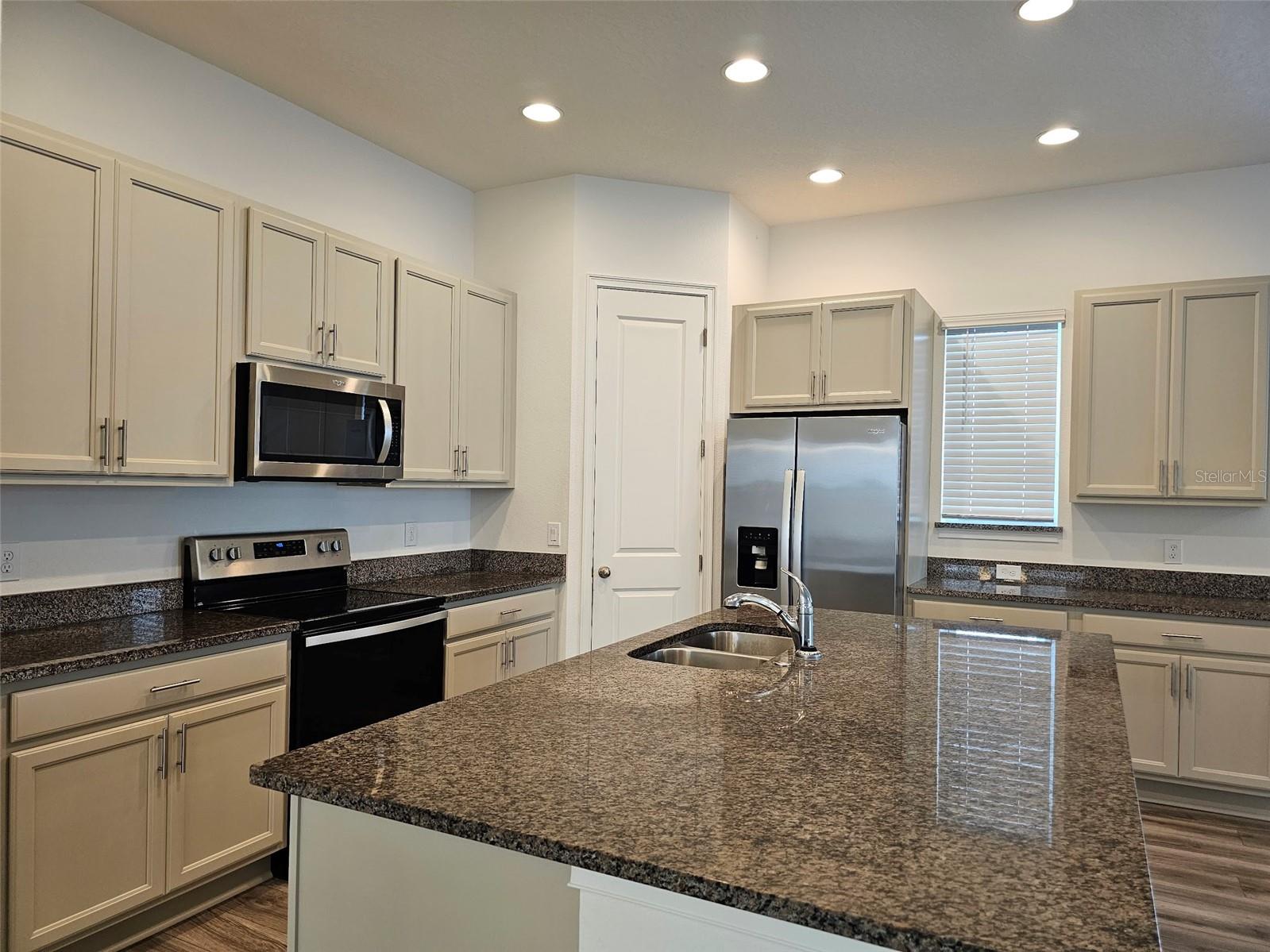 LAUREATE PARK PH 4 - Residential Lease