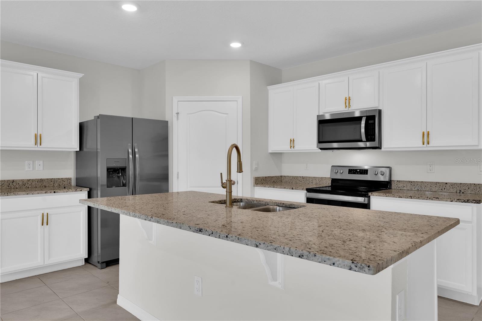 FOREST LAKE PH 1 - Residential Lease