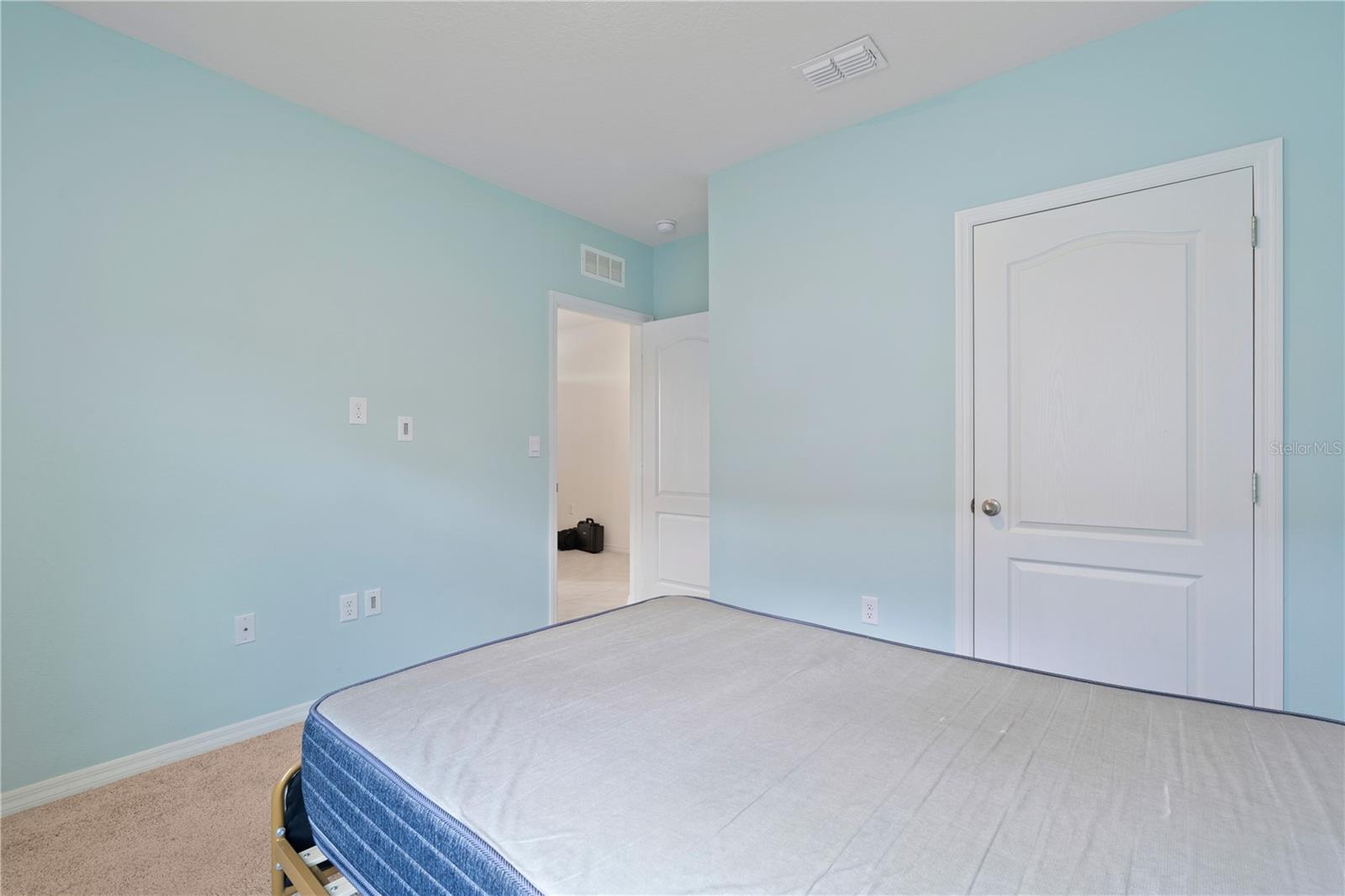 FOREST LAKE PH 1 - Residential Lease