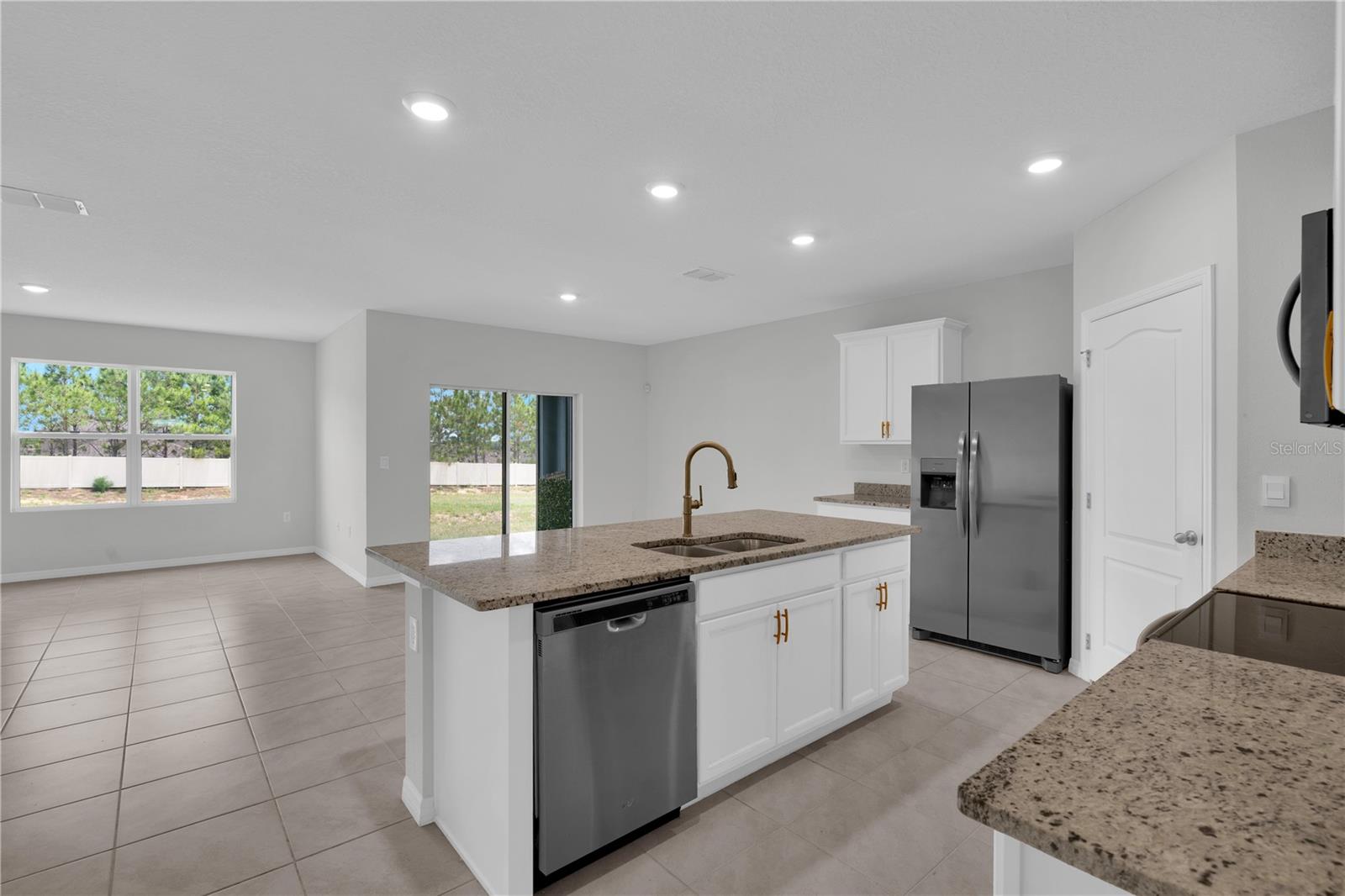 FOREST LAKE PH 1 - Residential Lease