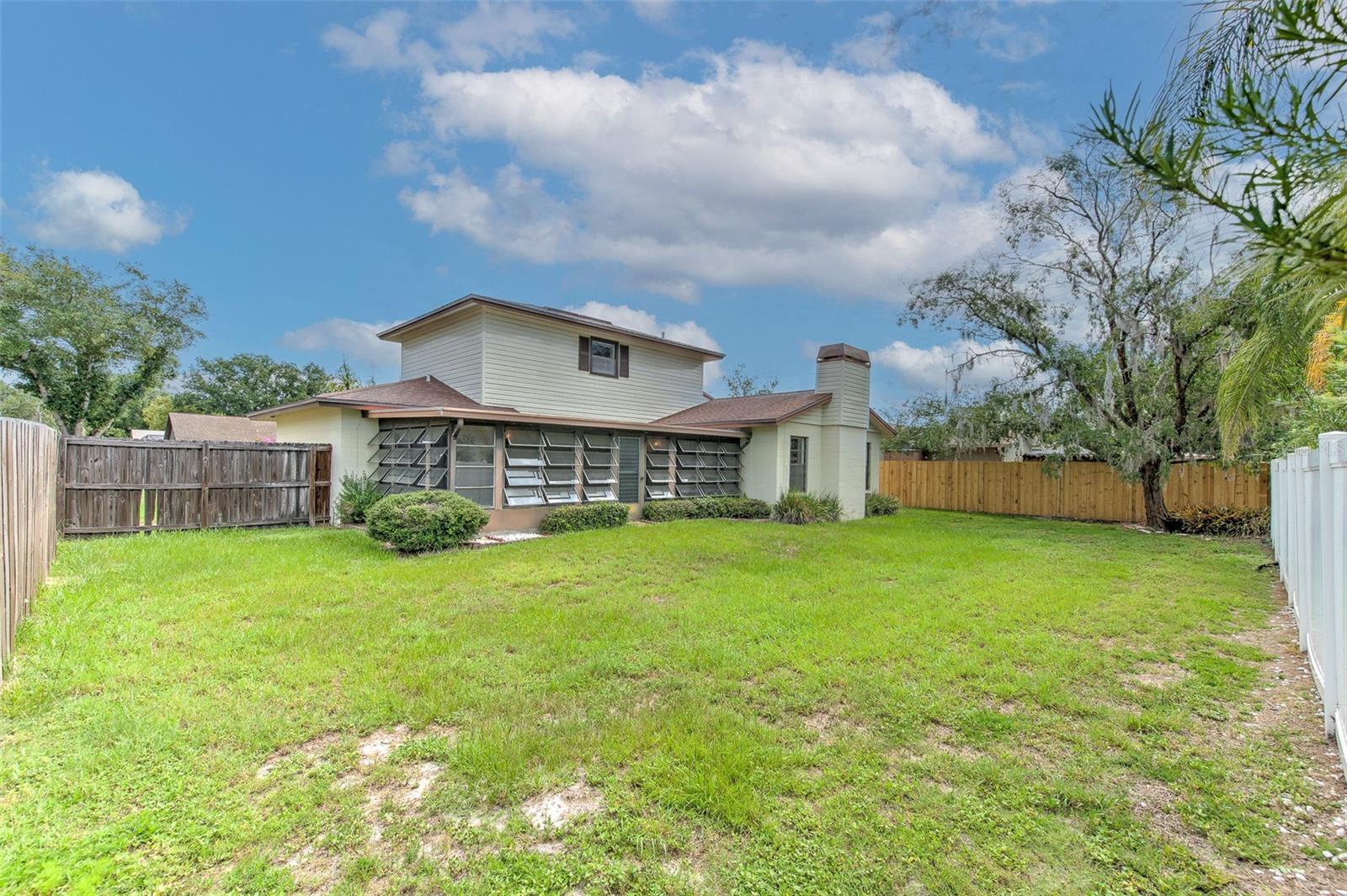 WINDEMERE UNIT III LOT 8 BLOCK 5 - Residential