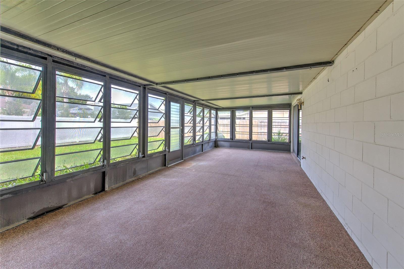 WINDEMERE UNIT III LOT 8 BLOCK 5 - Residential