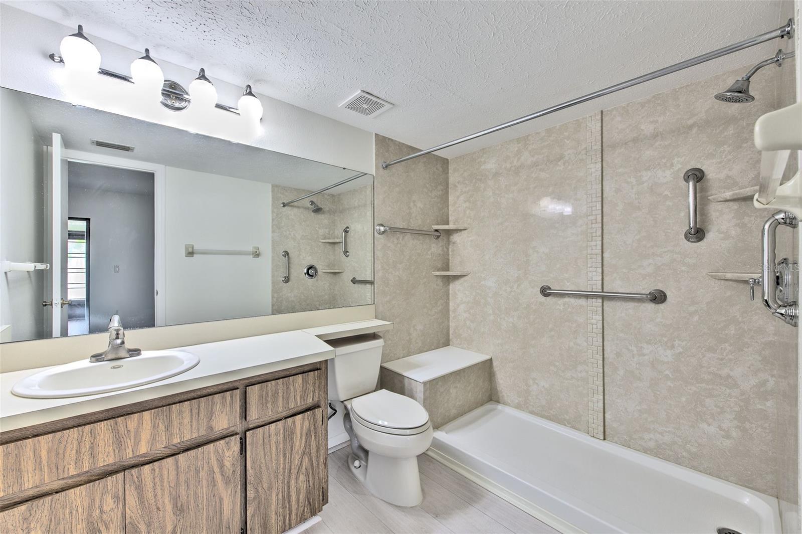 WINDEMERE UNIT III LOT 8 BLOCK 5 - Residential