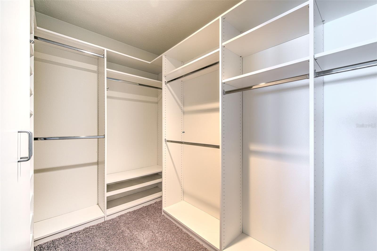 WINDEMERE UNIT III LOT 8 BLOCK 5 - Residential