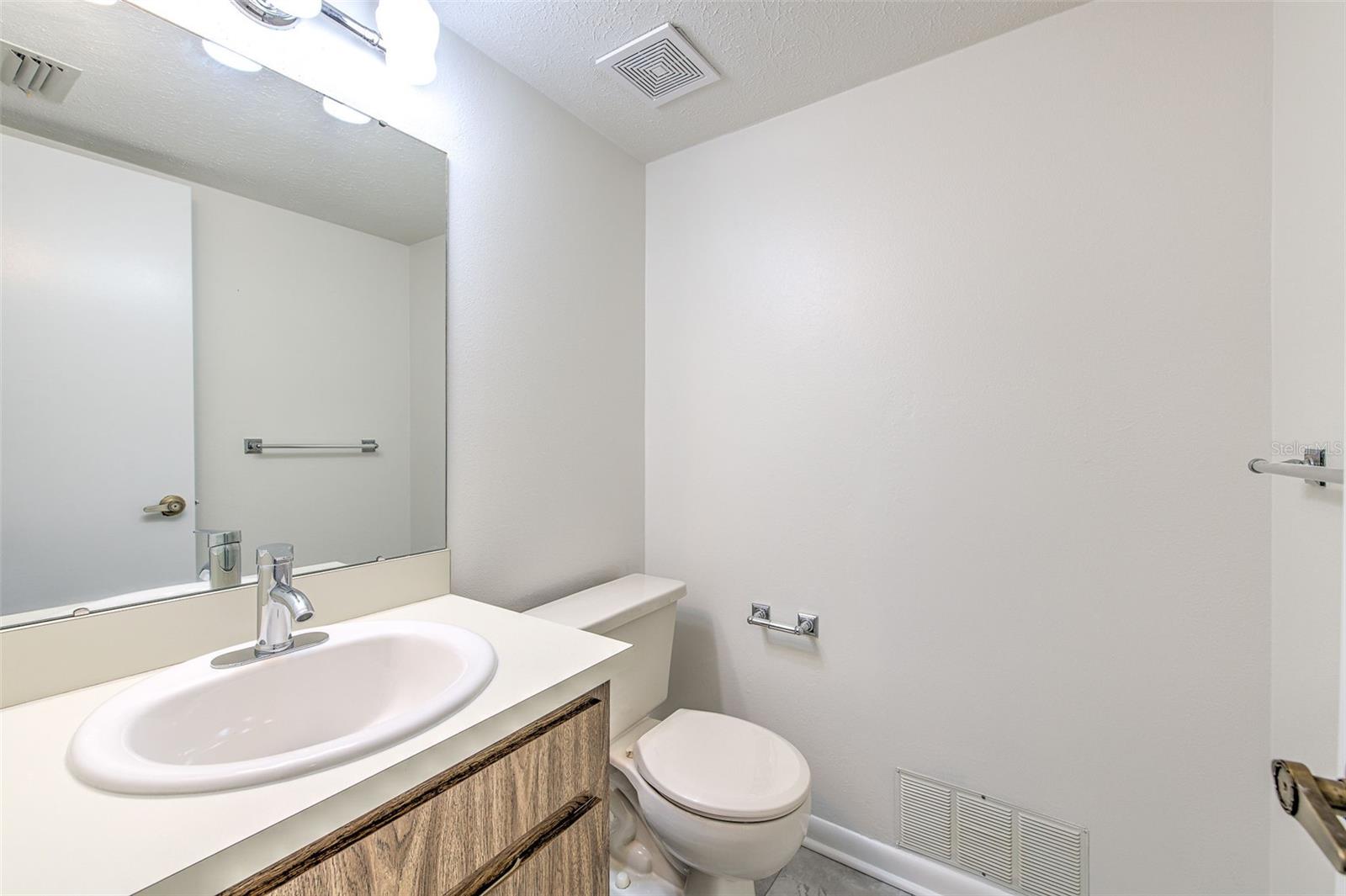 WINDEMERE UNIT III LOT 8 BLOCK 5 - Residential