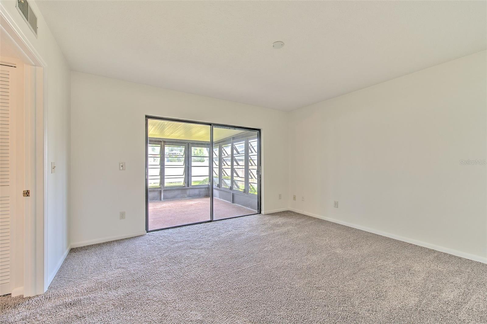 WINDEMERE UNIT III LOT 8 BLOCK 5 - Residential
