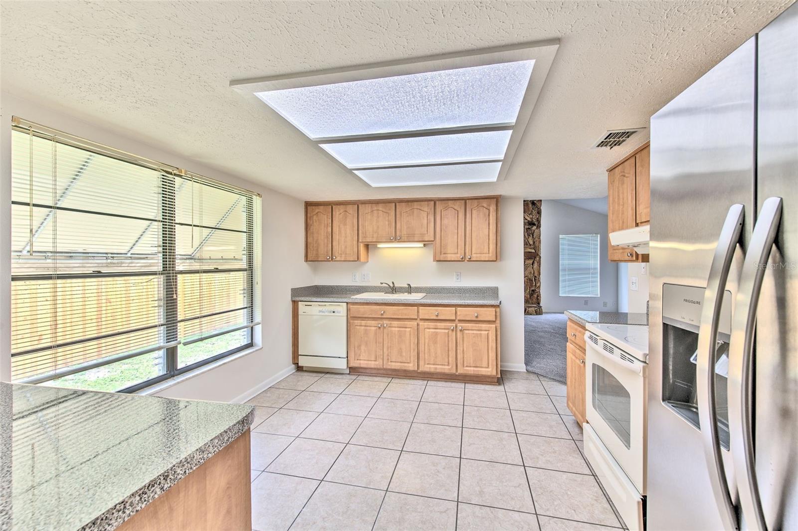 WINDEMERE UNIT III LOT 8 BLOCK 5 - Residential