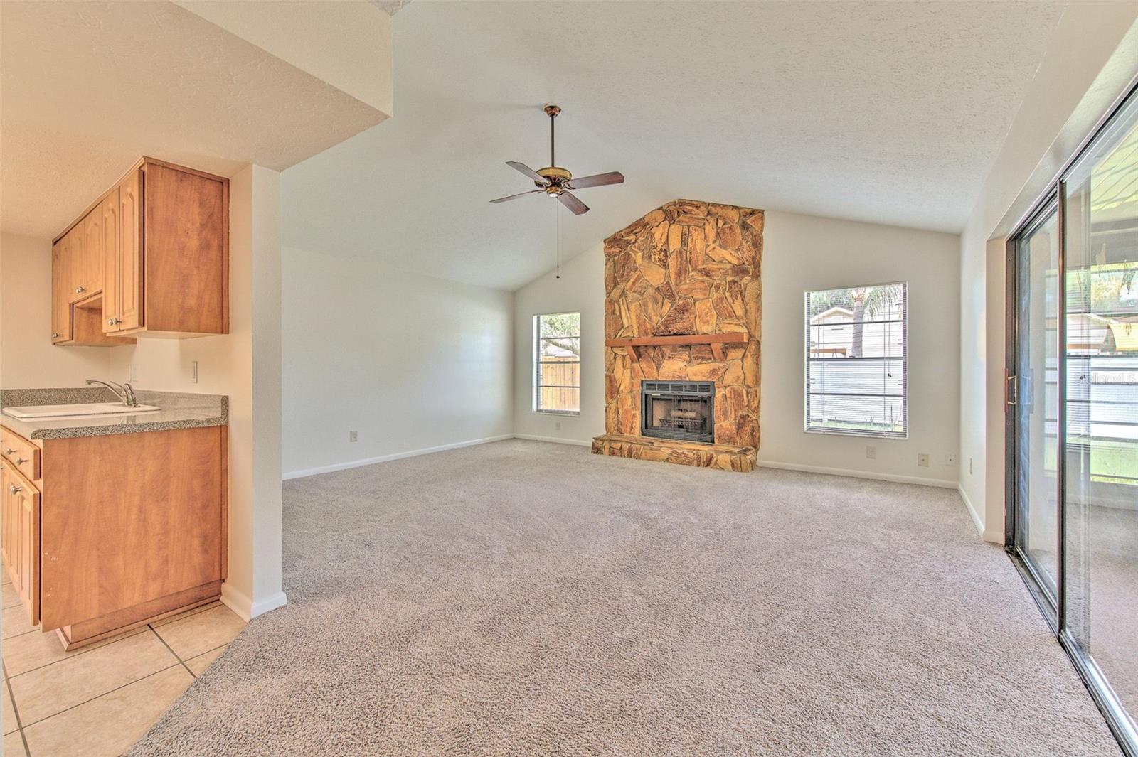 WINDEMERE UNIT III LOT 8 BLOCK 5 - Residential