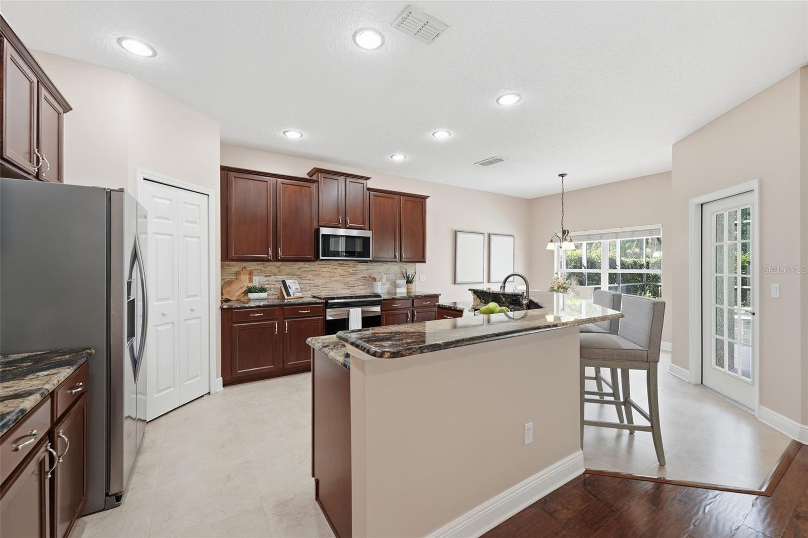 WEST POINT COMMONS - Residential