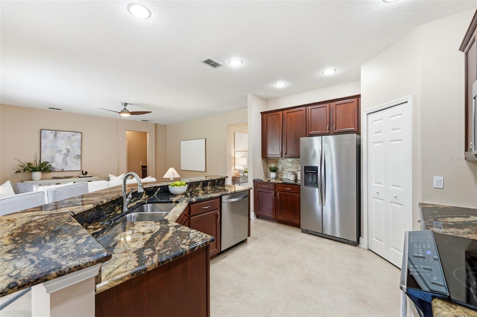WEST POINT COMMONS - Residential
