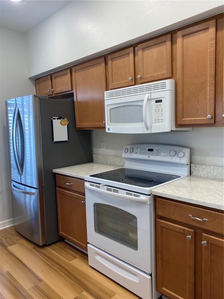 LAKESIDE VILLAGE TOWNHOME - Residential