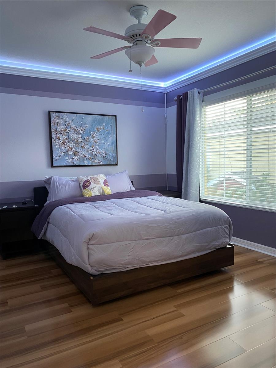 LAKESIDE VILLAGE TOWNHOME - Residential