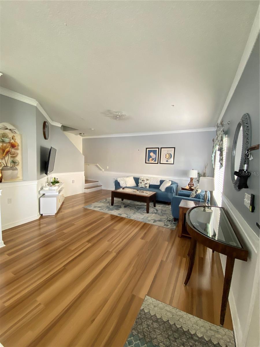 LAKESIDE VILLAGE TOWNHOME - Residential