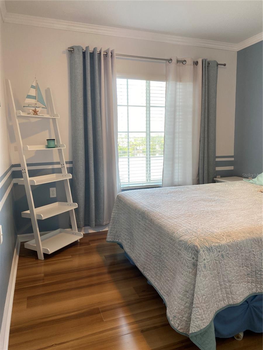 LAKESIDE VILLAGE TOWNHOME - Residential
