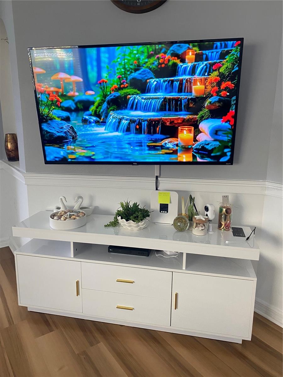 LAKESIDE VILLAGE TOWNHOME - Residential