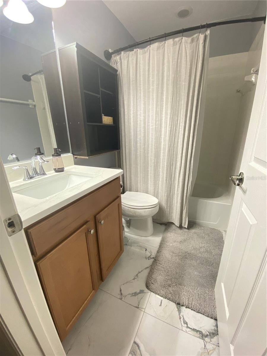 LAKESIDE VILLAGE TOWNHOME - Residential